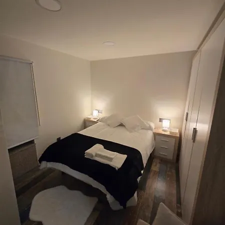 Guest house Privada Con Jardin Chimenea Y Parking En A Coruna