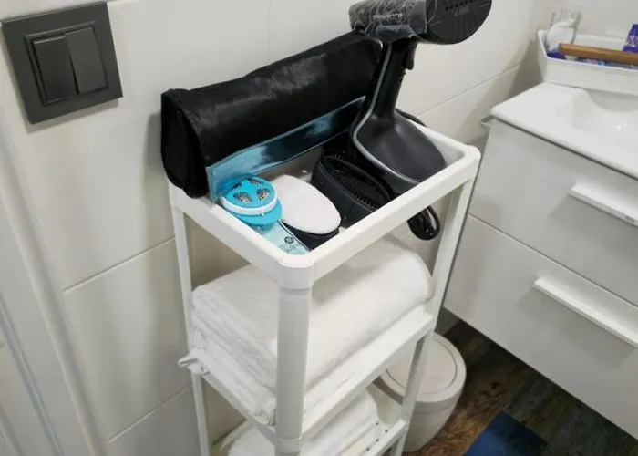 Privada Con Jardin Chimenea Y Parking En *