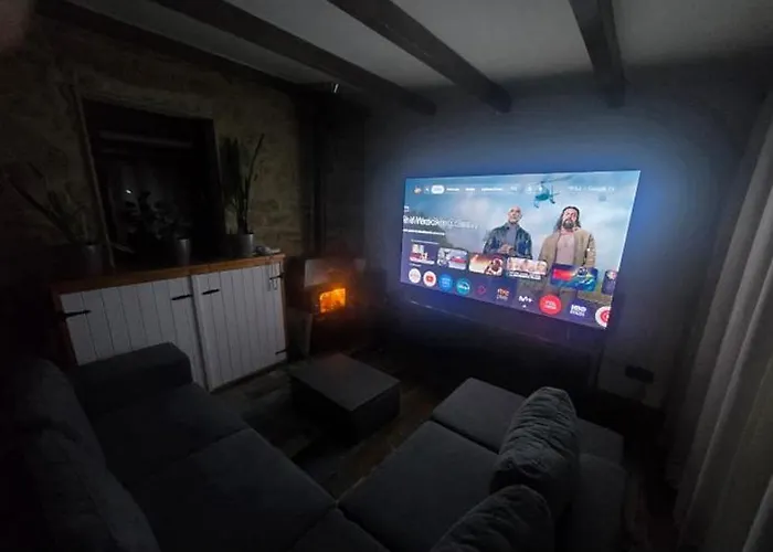 Privada Con Jardin Chimenea Y Parking En A Coruna