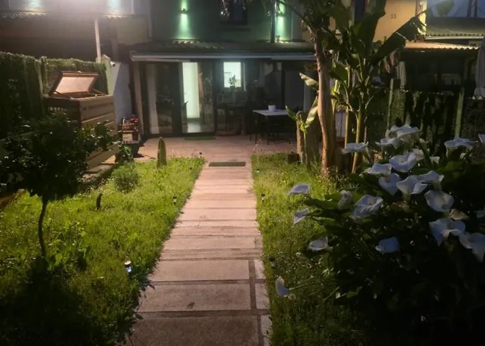 Privada Con Jardin Chimenea Y Parking En * A Coruna