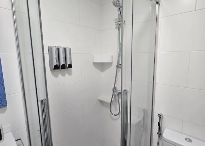 Privada Con Jardin Chimenea Y Parking En *