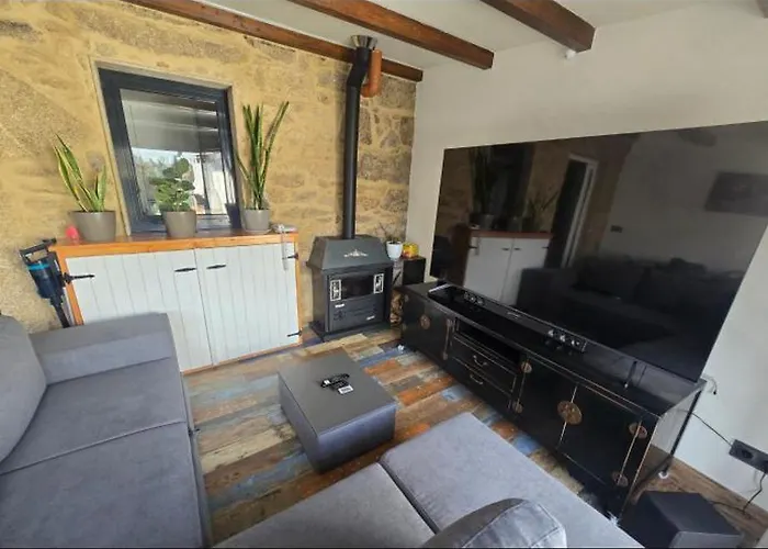 Privada Con Jardin Chimenea Y Parking En *