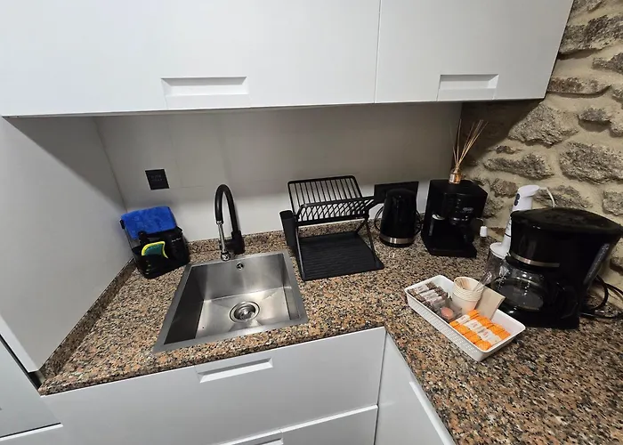 Privada Con Jardin Chimenea Y Parking En