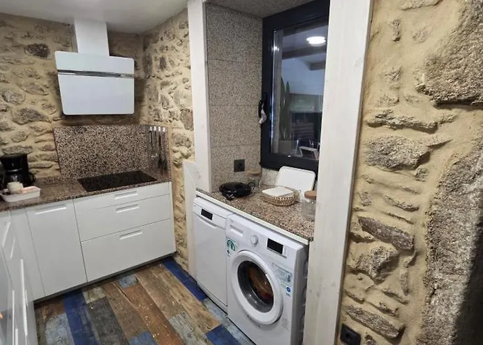 Privada Con Jardin Chimenea Y Parking En