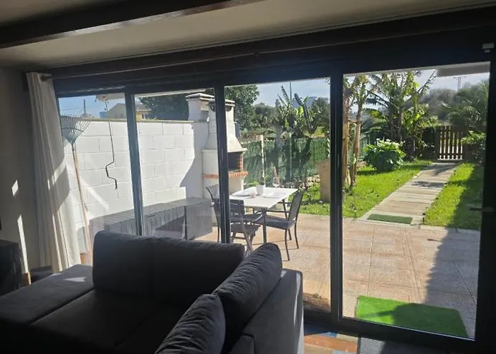 Privada Con Jardin Chimenea Y Parking En *