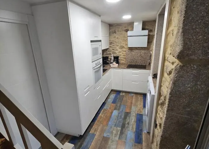 Privada Con Jardin Chimenea Y Parking En