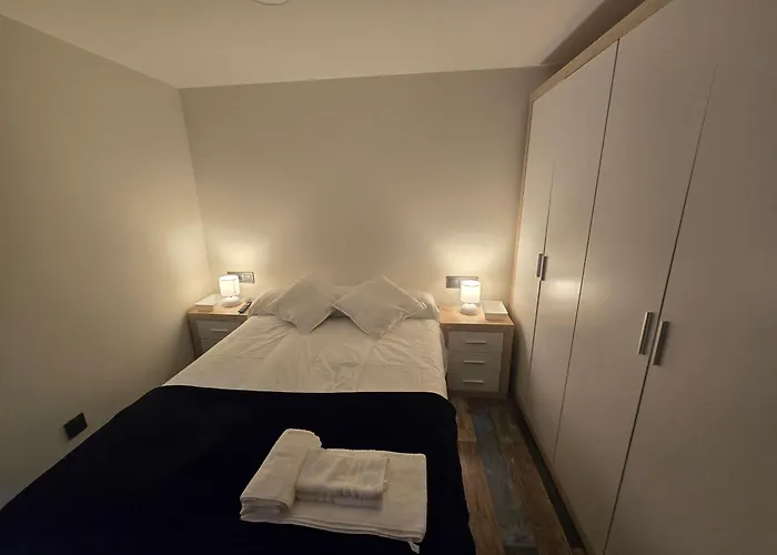 Guest house Privada Con Jardin Chimenea Y Parking En A Coruna