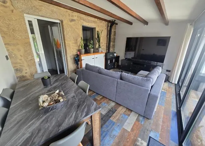 Privada Con Jardin Chimenea Y Parking En * A Coruna