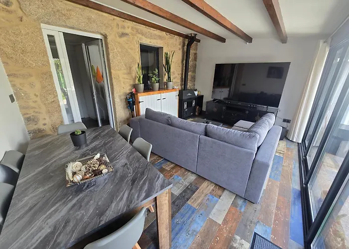 Guest house Privada Con Jardin Chimenea Y Parking En A Coruna